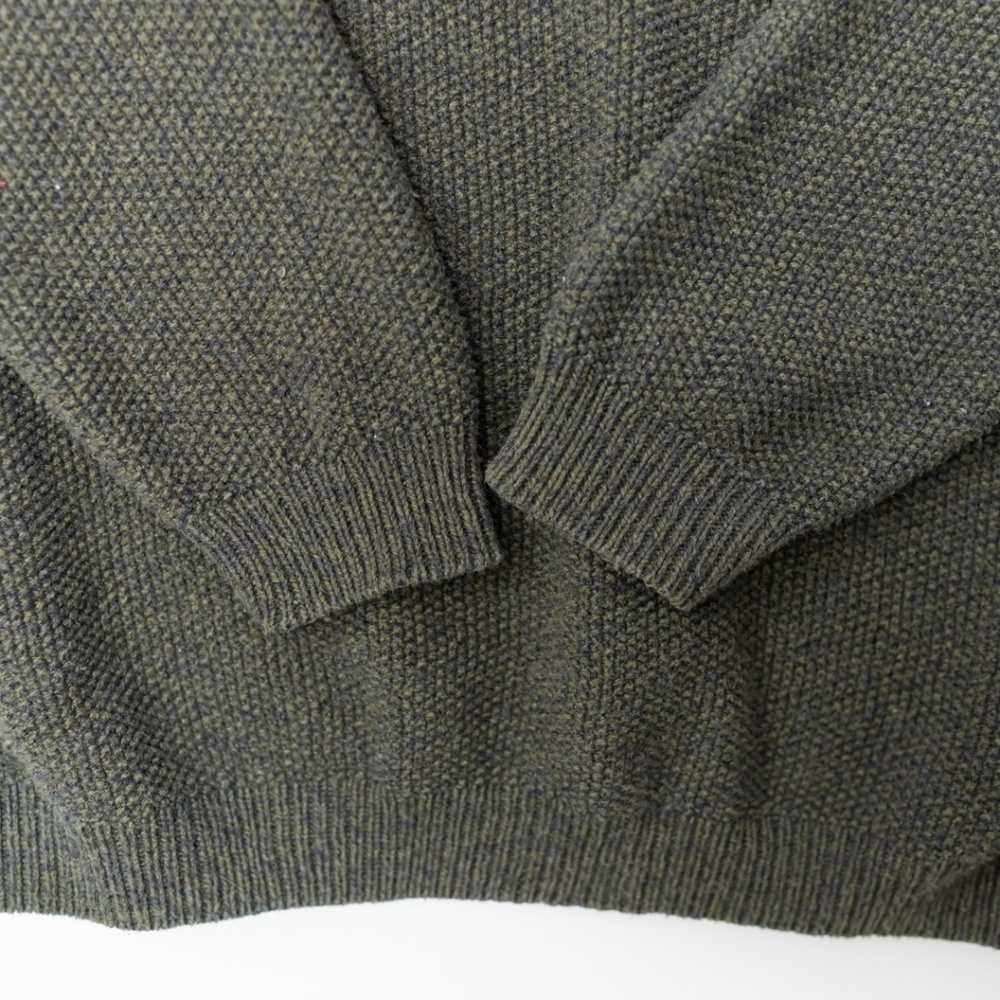 Common Threads Green Pullover Size Medium - image 4